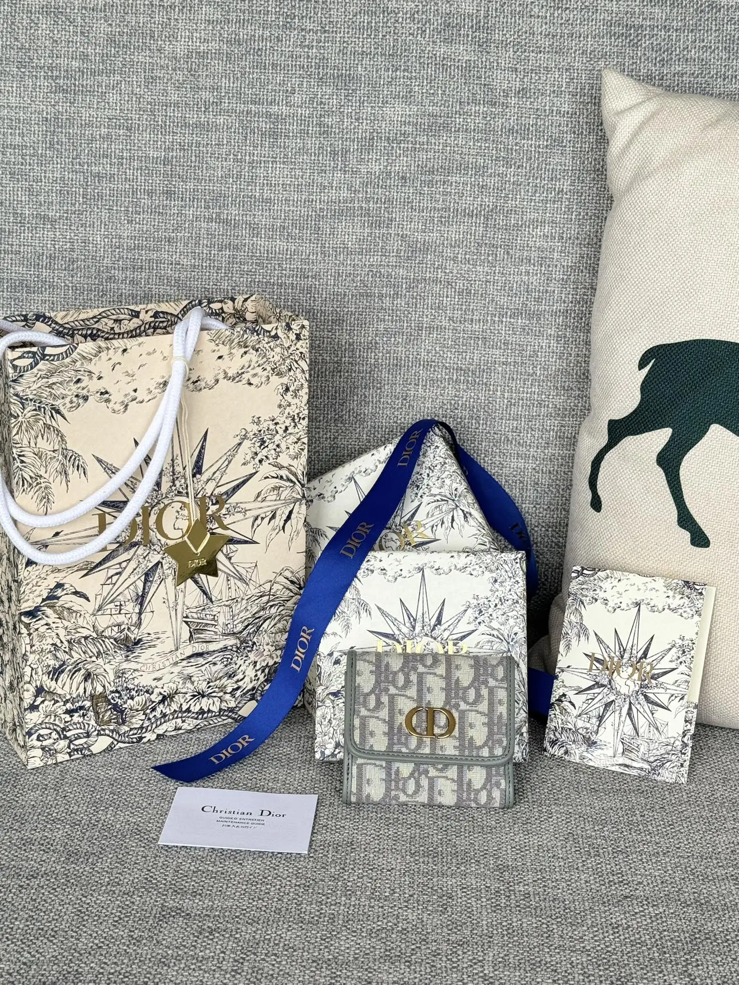 290 Dior 30% off wallet model number S2055CTZQ-M928-