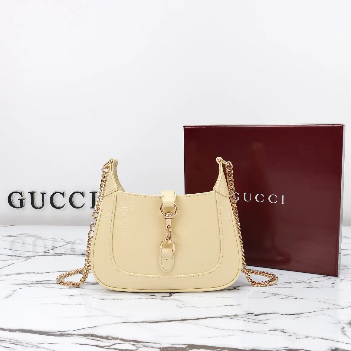 Gucci， Original leather, model number 782889, yellow patent leather size: width 19
