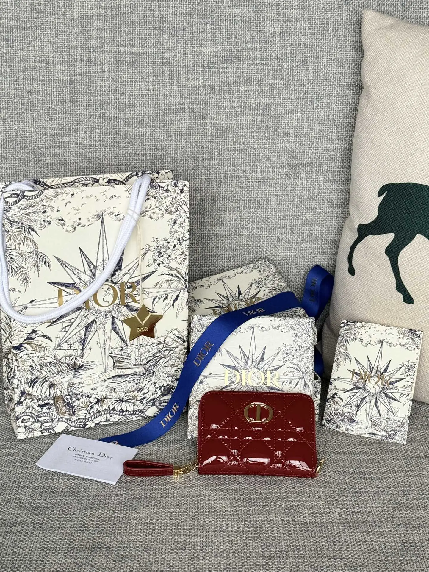 260 patent leather series new Dior Carlo zipper card bag, I love it