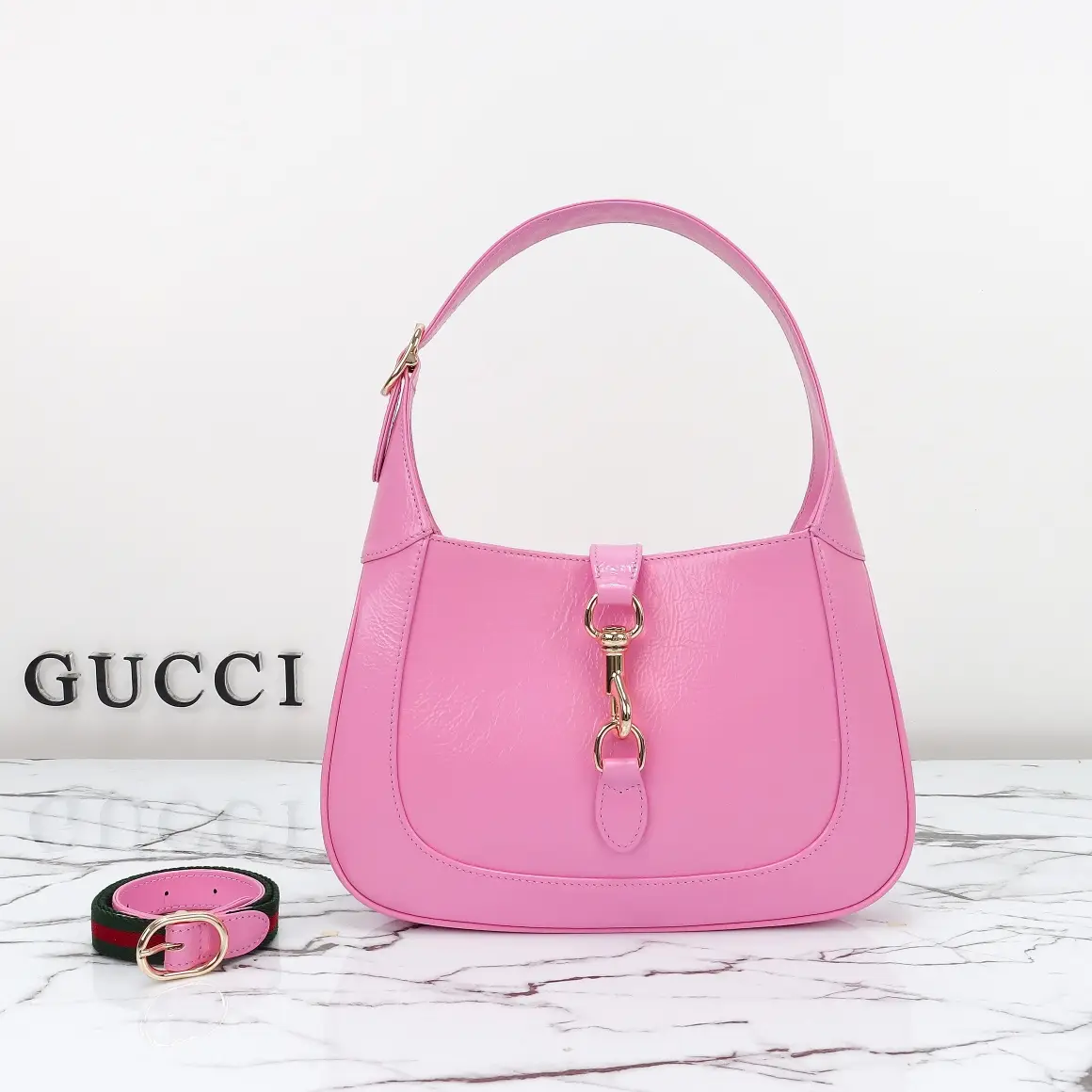Gucci， Original leather, model number 782849 powder patent leather size: width 27