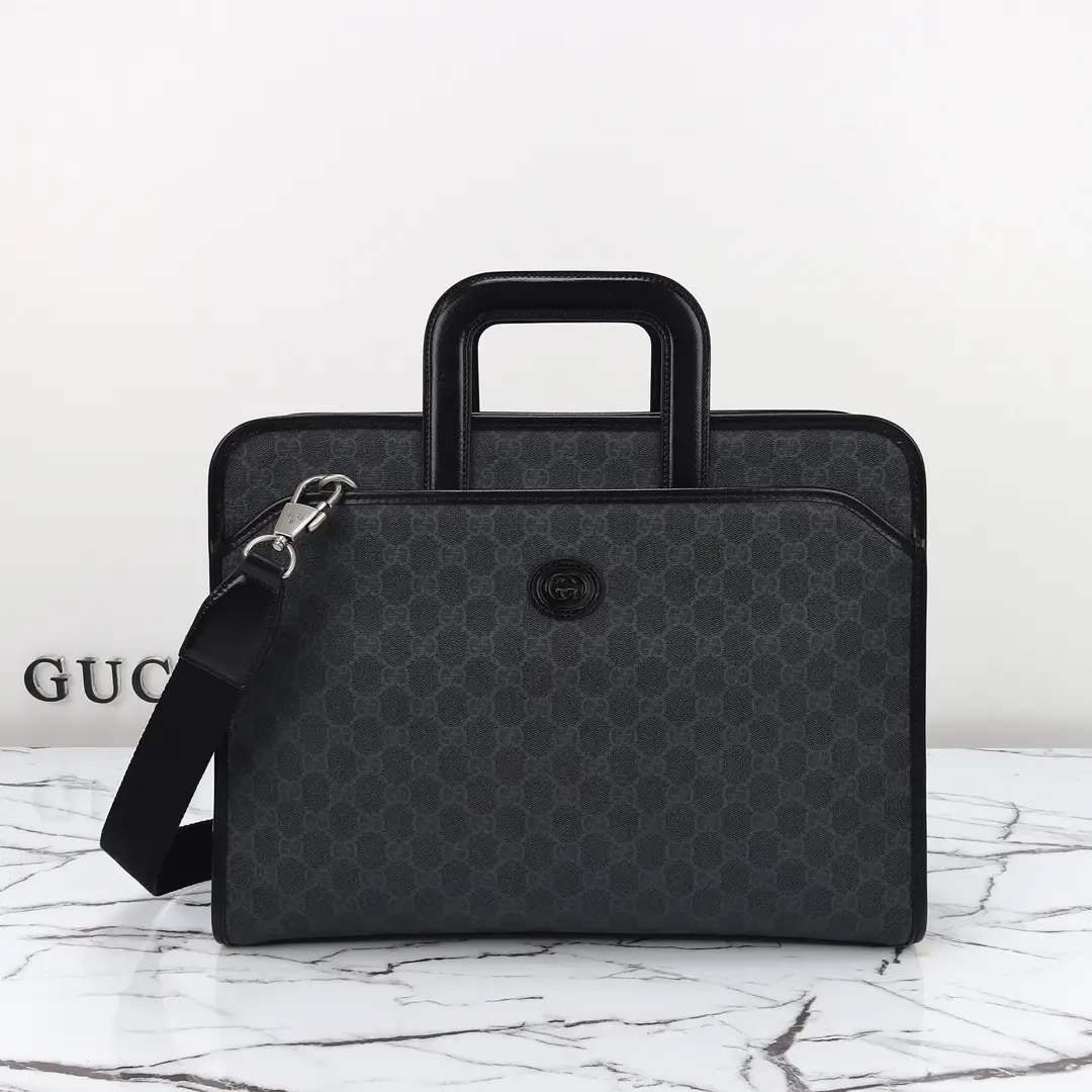 Gucci， Original leather, model number 700531 grams, adhesive size: width 40x