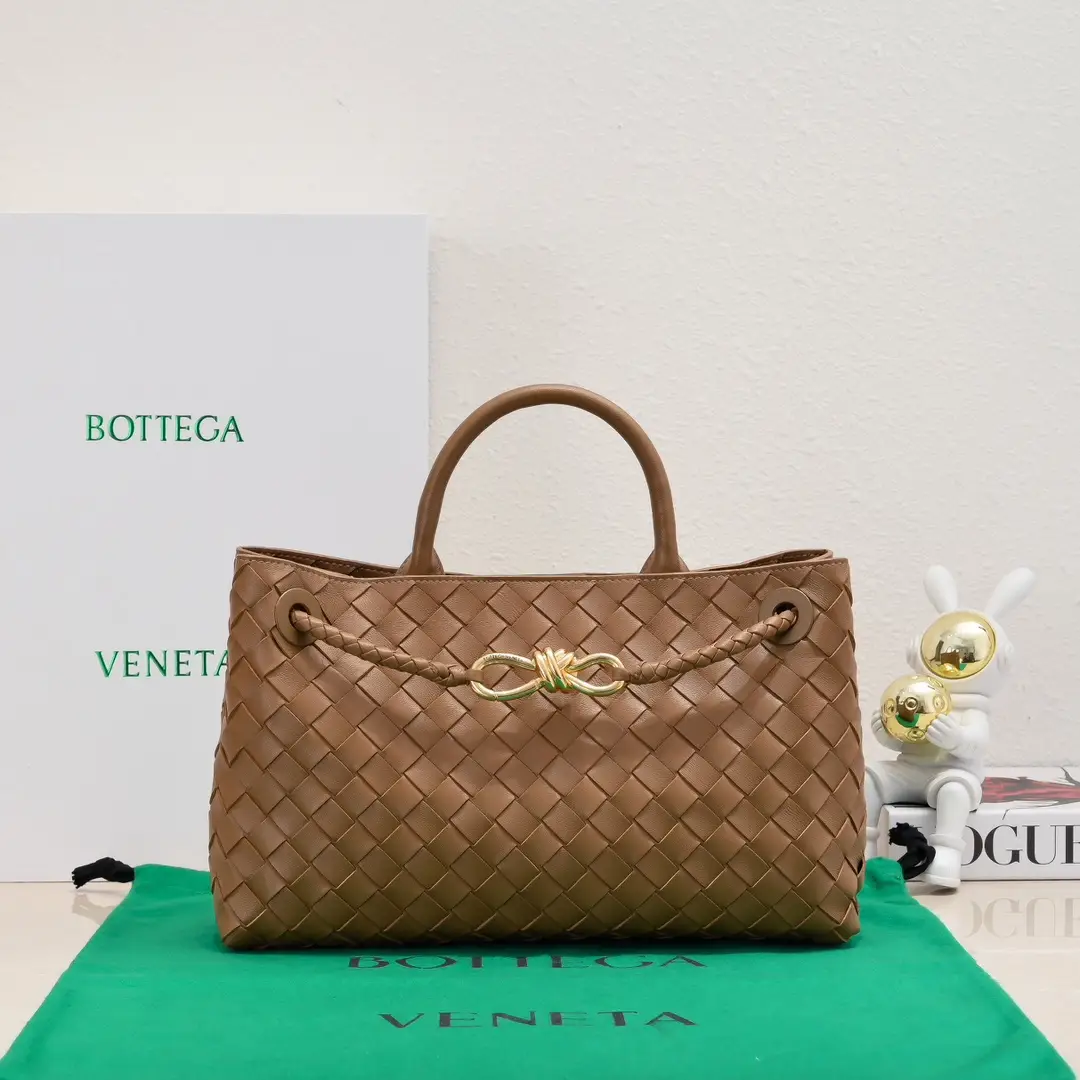 #Bottega Veneta's new horizontal Andiamo handbag