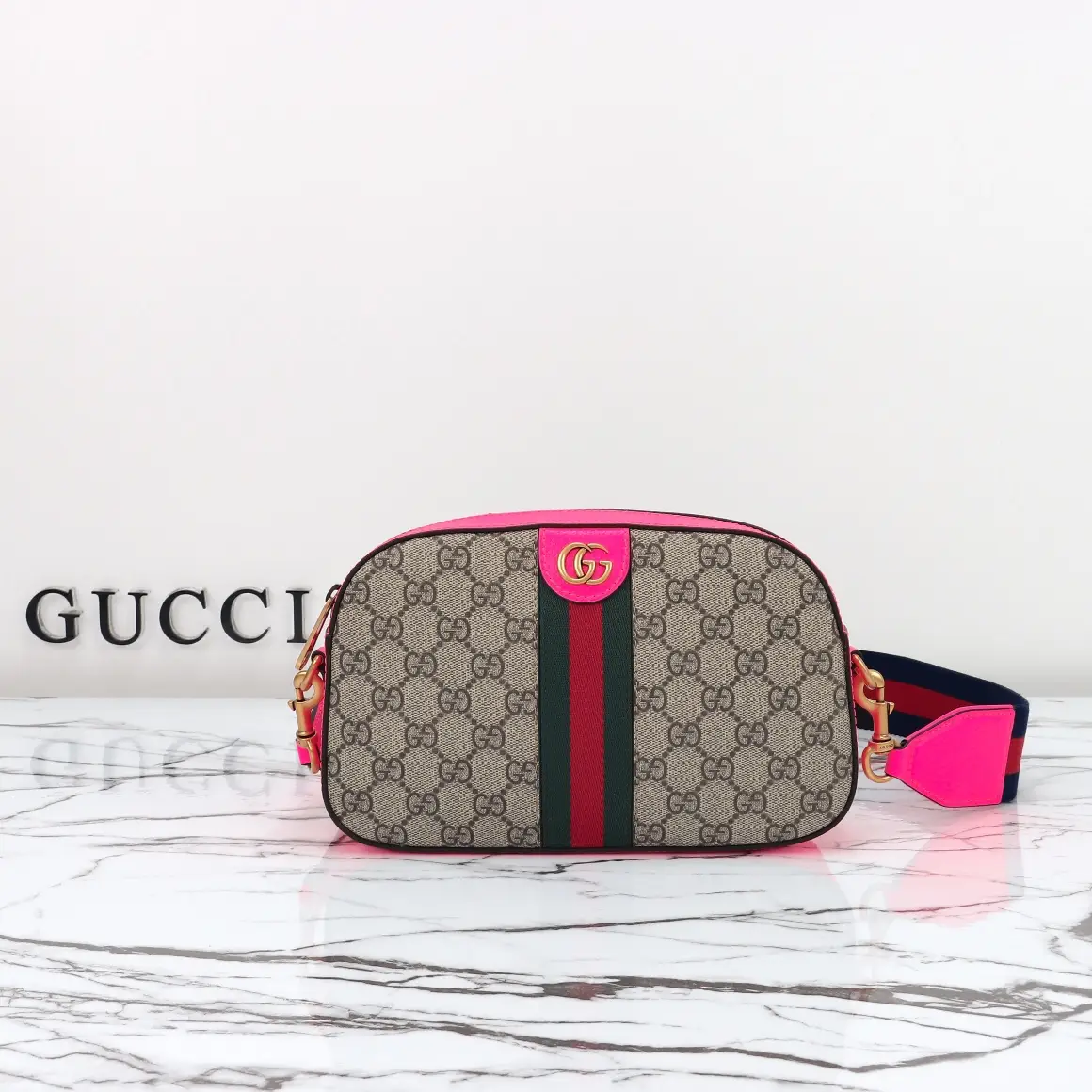 Gucci， Original leather, model number 752591 fluorescent