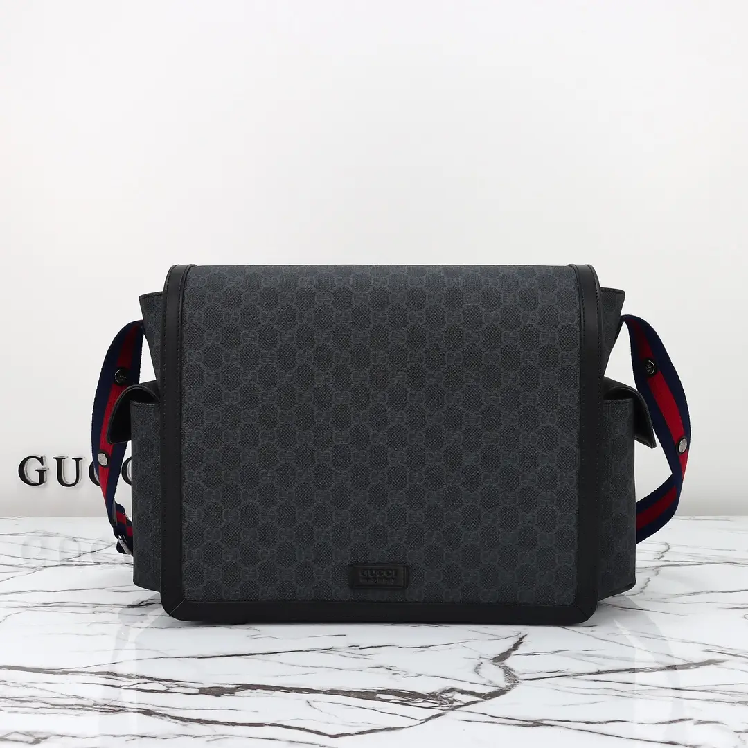 Gucci， Original leather, model number 495909g adhesive size