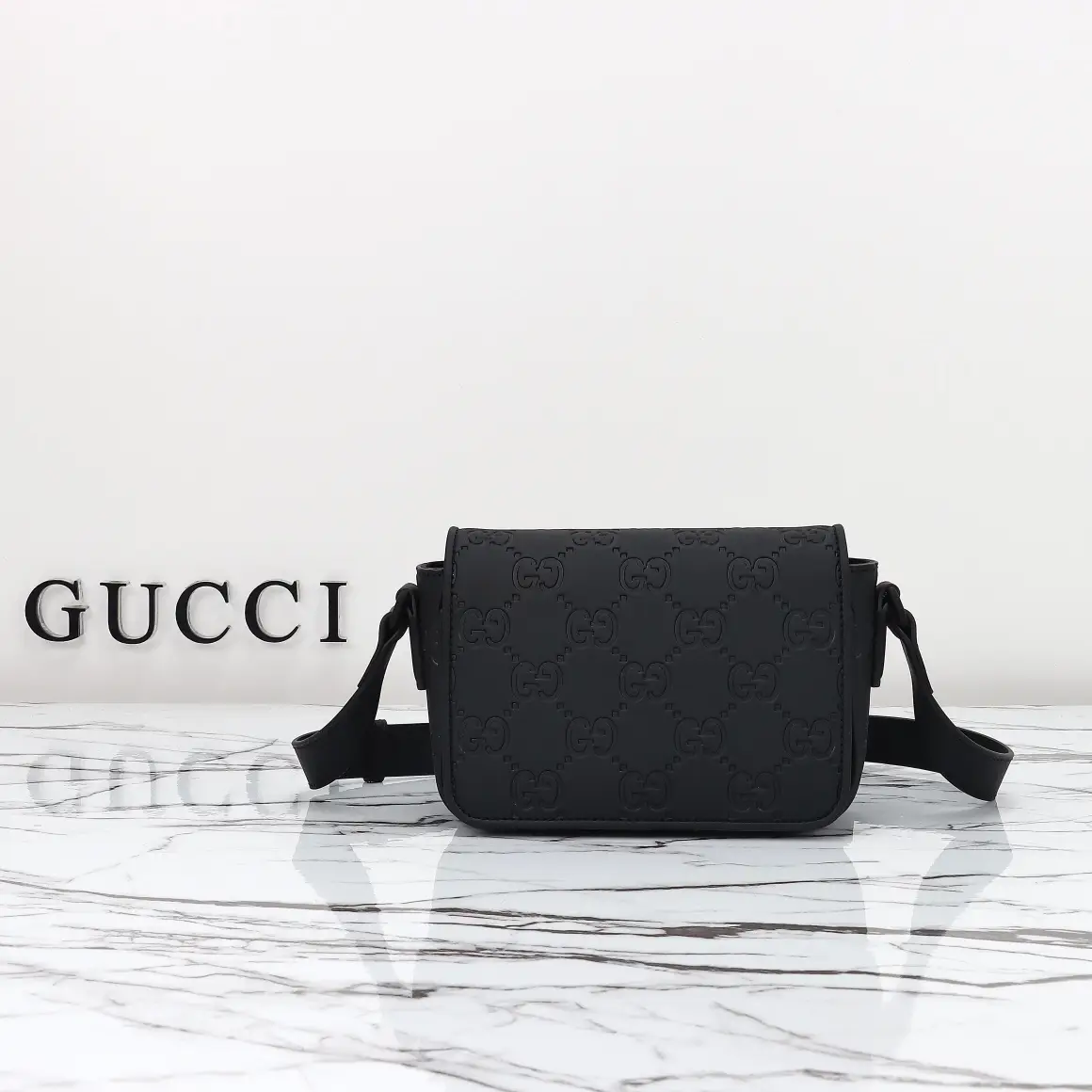 Gucci， Original leather, model number 794062 grams press
