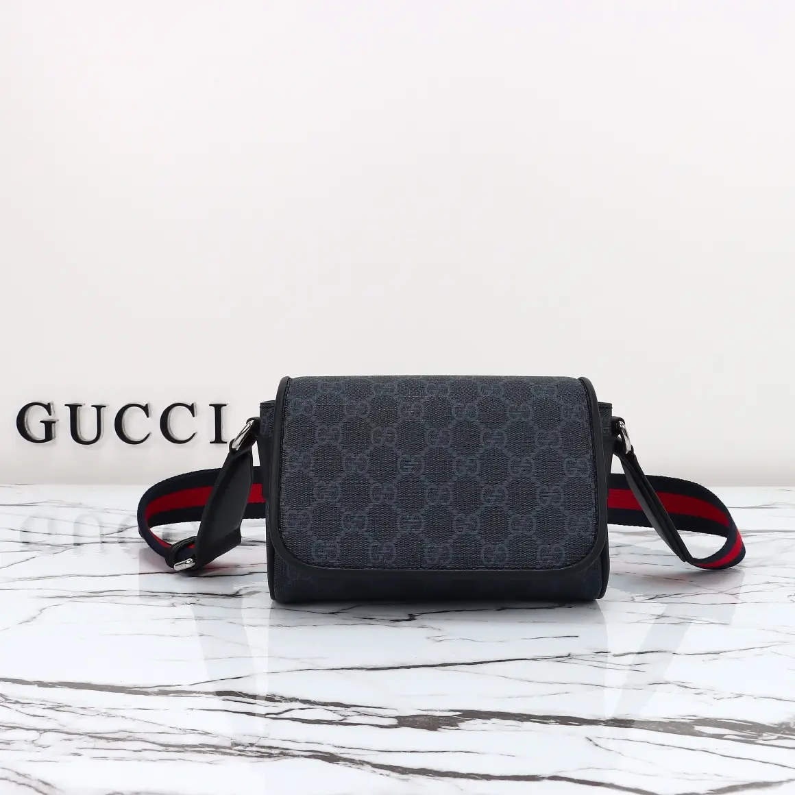 Gucci， Original leather, model number 791741 grams, adhesive size: width 17