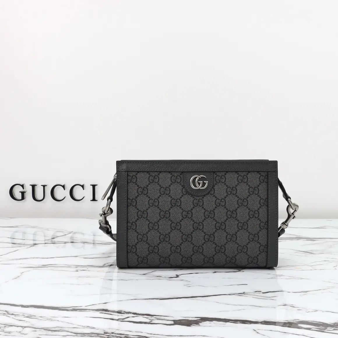 Gucci， Original leather, model number 795467 gray adhesive size