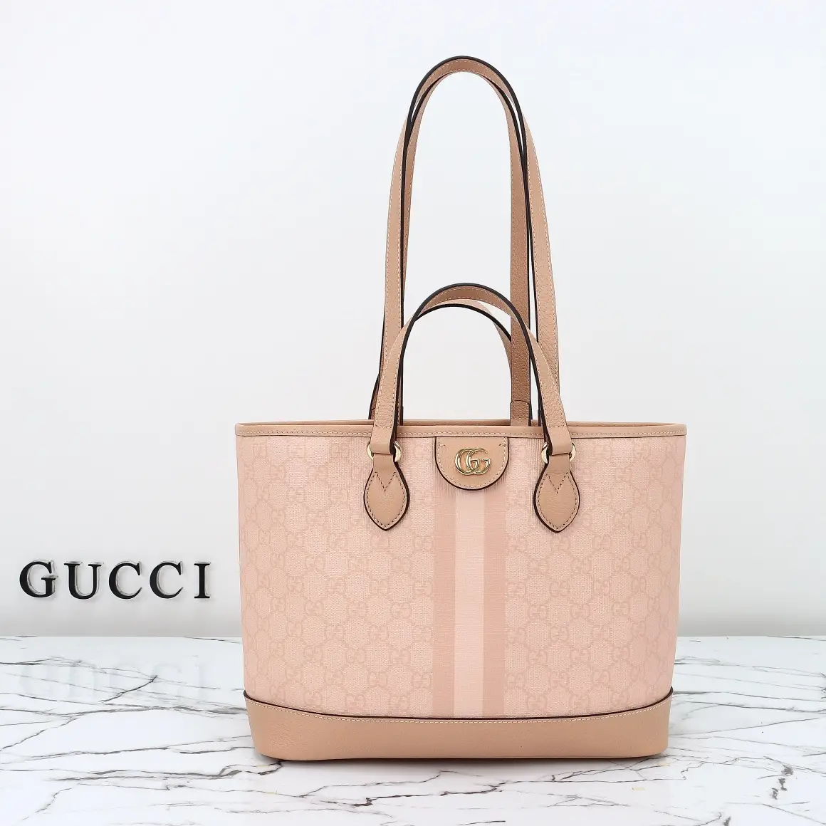 Gucci， Original leather, style 765043 light powder