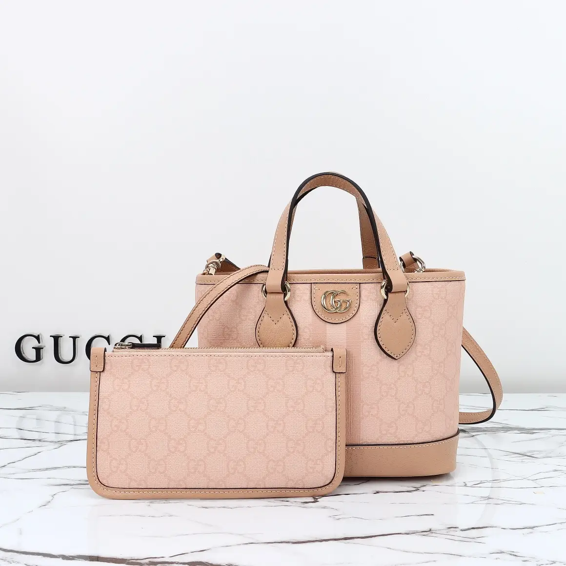 Gucci， Original leather, style 811716 light powder