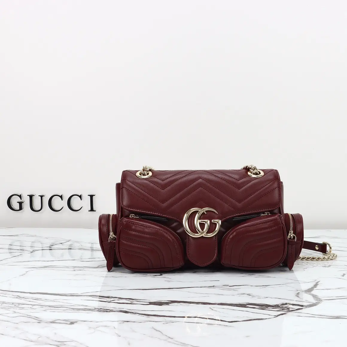 Gucci， Original leather, model number 795228, wine red size