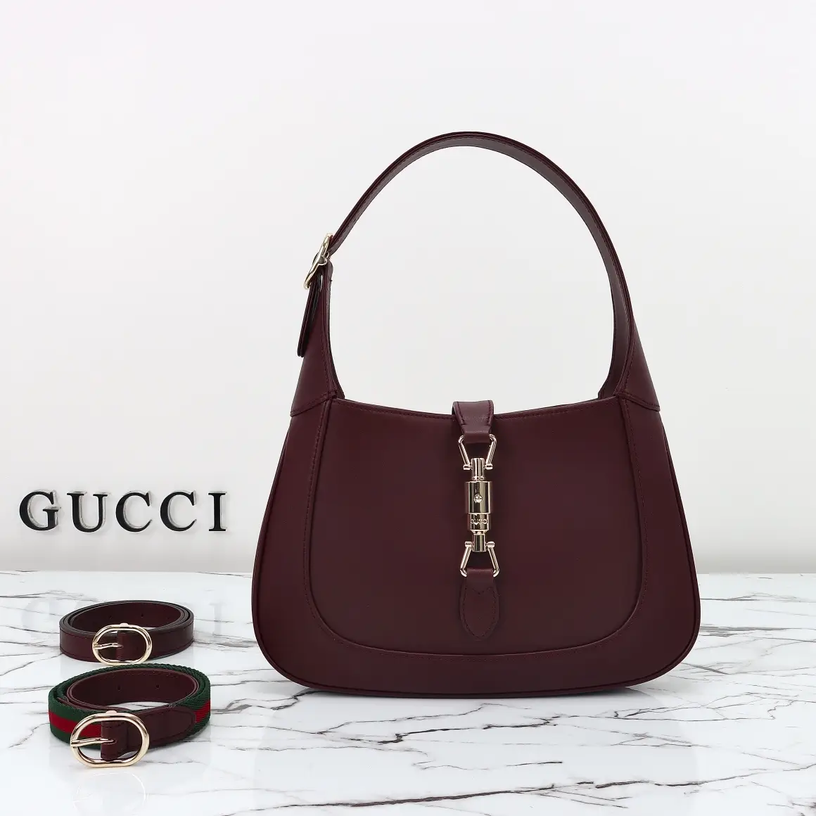 Gucci， Original leather, style 810232 plain weave wine red size: width 2