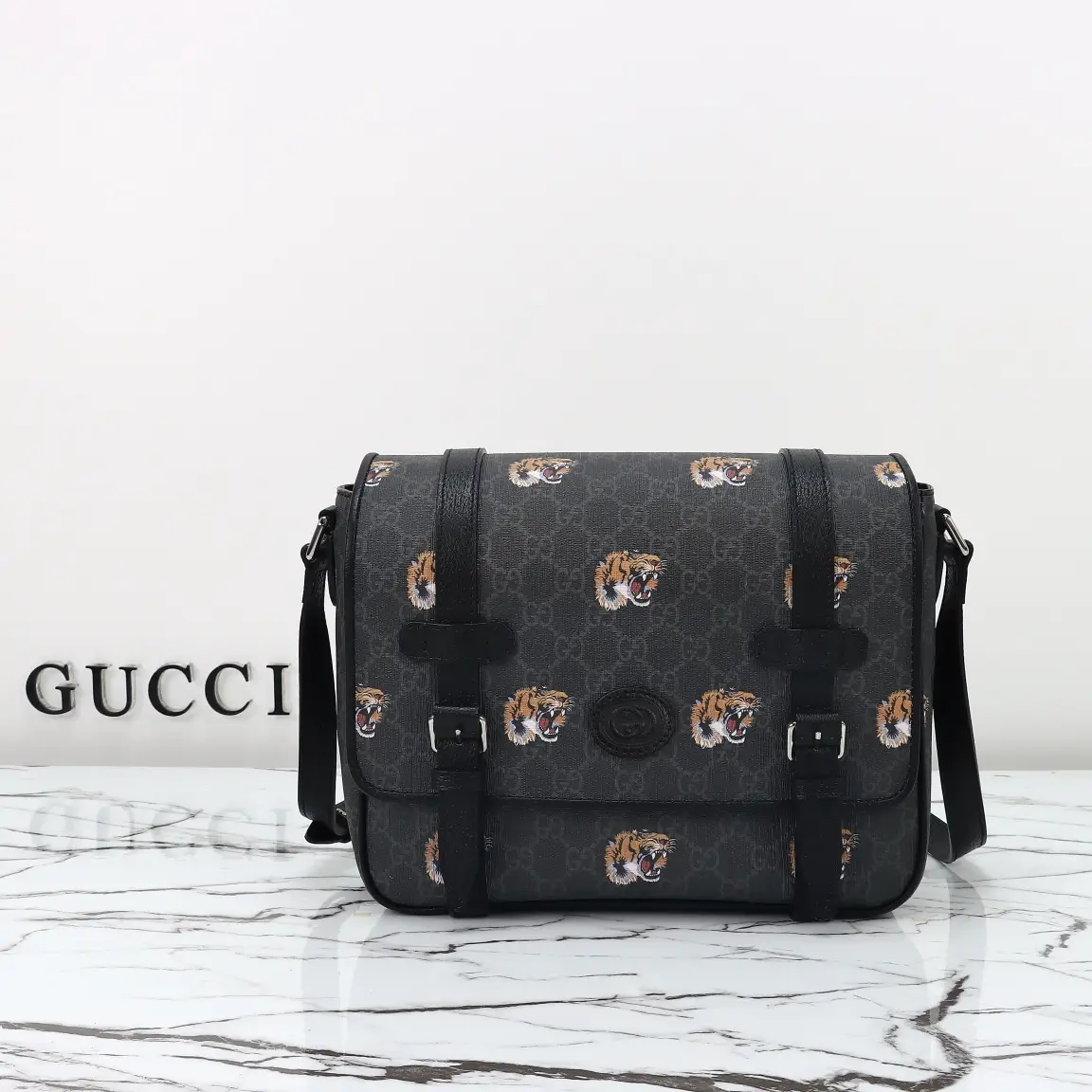 Gucci， Original leather, model number 658542 grams rubber tiger size: width 2
