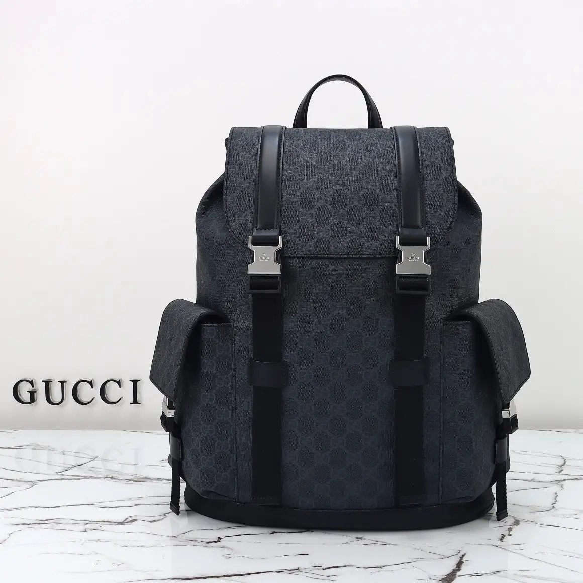 Gucci， Original leather, model number 792080 grams adhesive size