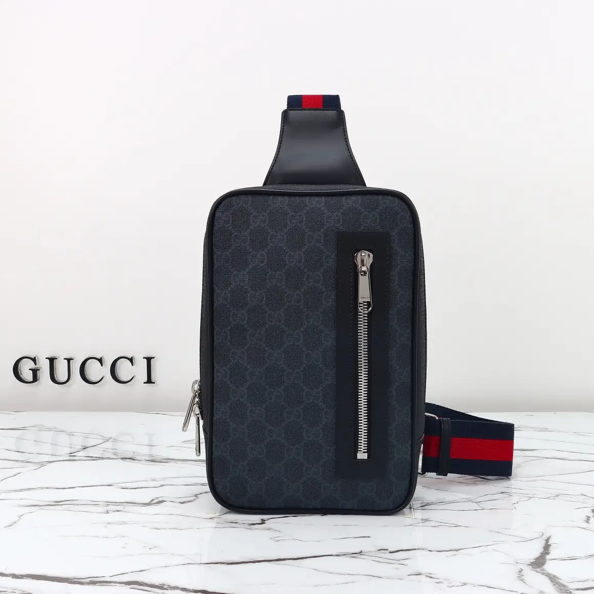 Gucci， Original leather, model number 478325 grams, adhesive size: width 17x