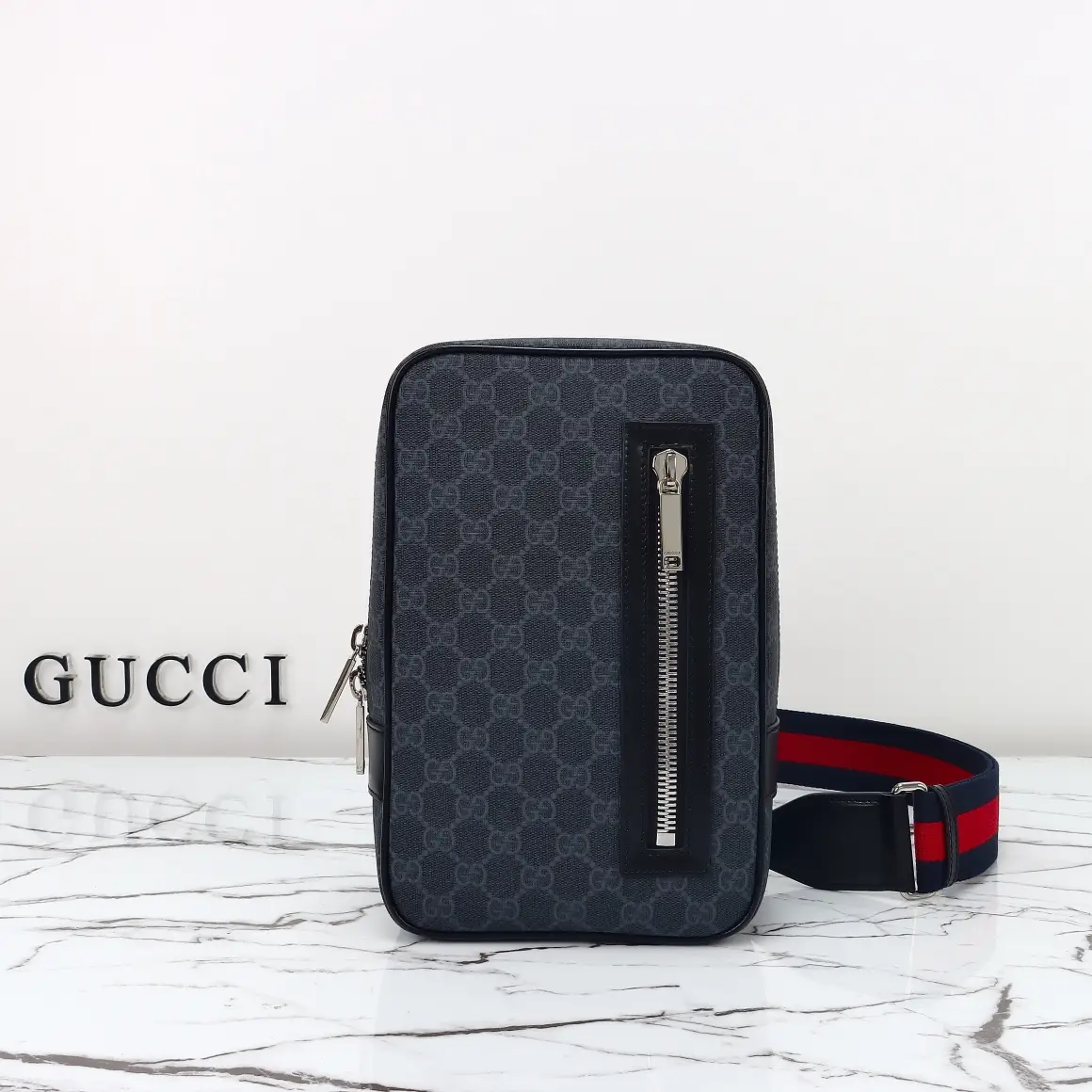 Gucci， Original leather, model number 792078 grams, adhesive size: width 17