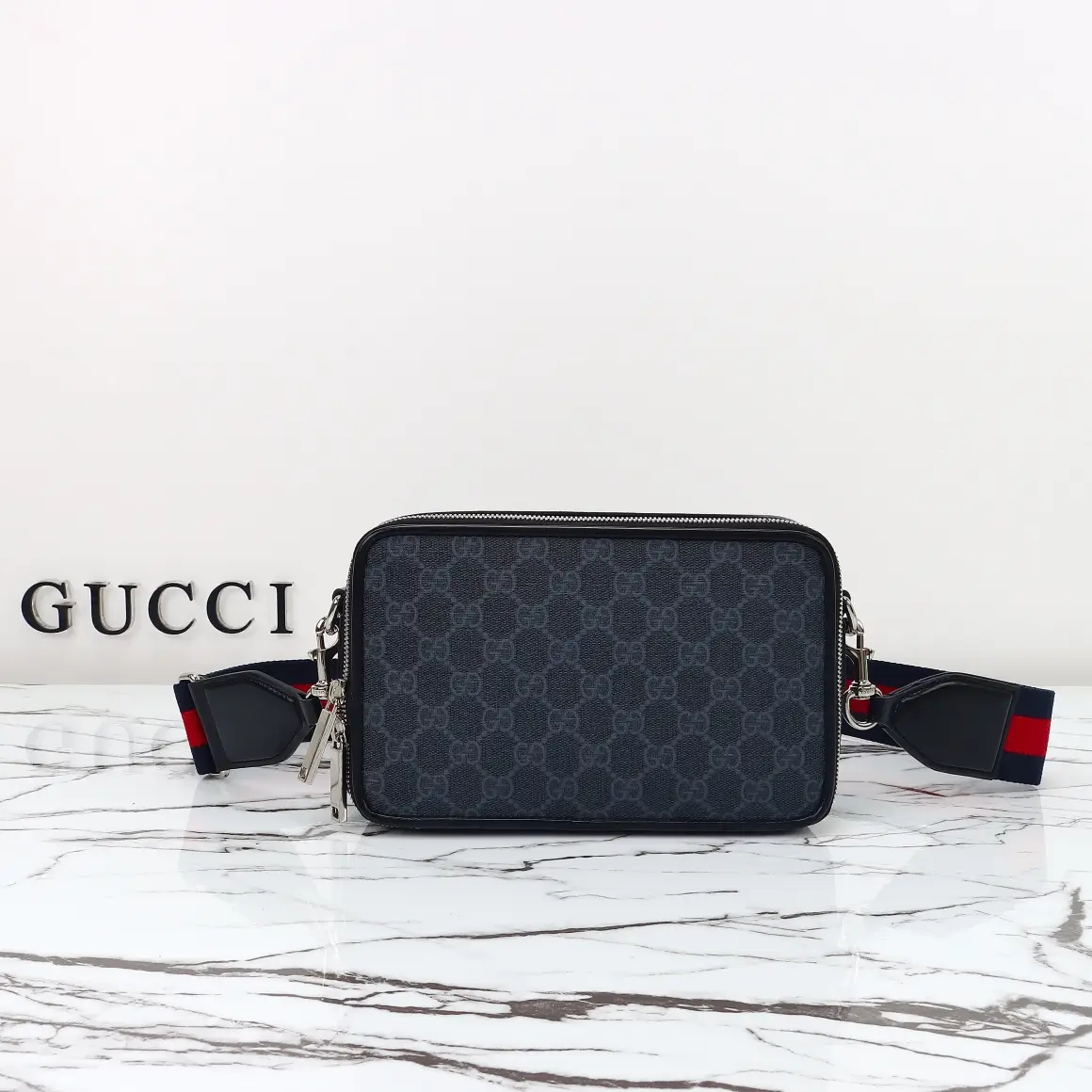 Gucci， Original leather, model number 792456g adhesive