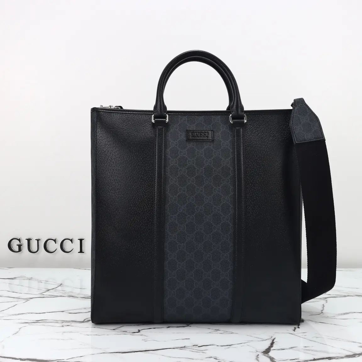 Event Gucci, original leather, style number 79546