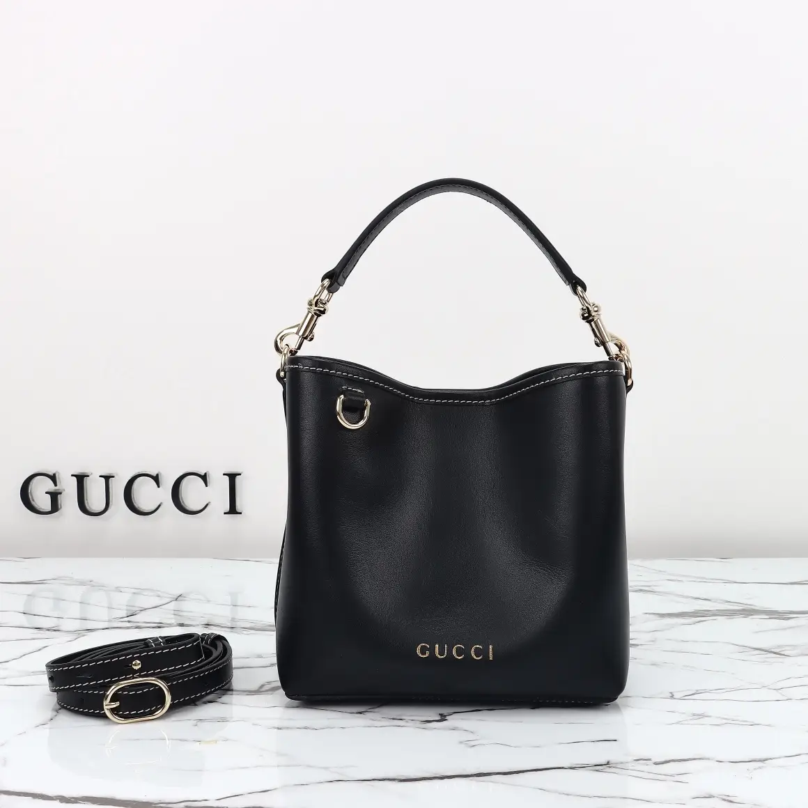 Gucci， Original leather, model number 815118g leather