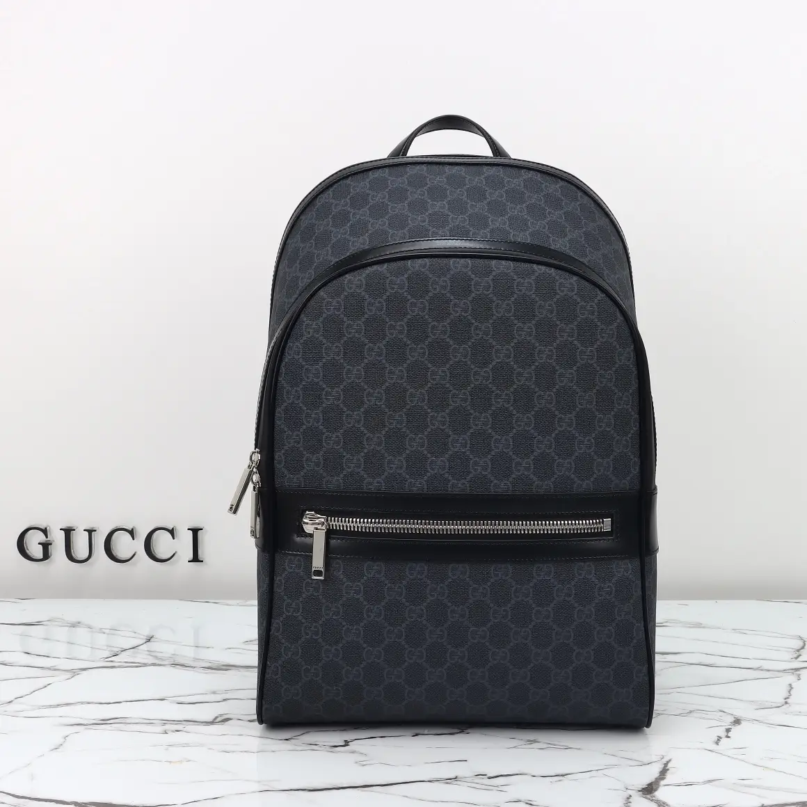 Gucci， Original leather, model number 792123 grams adhesive size