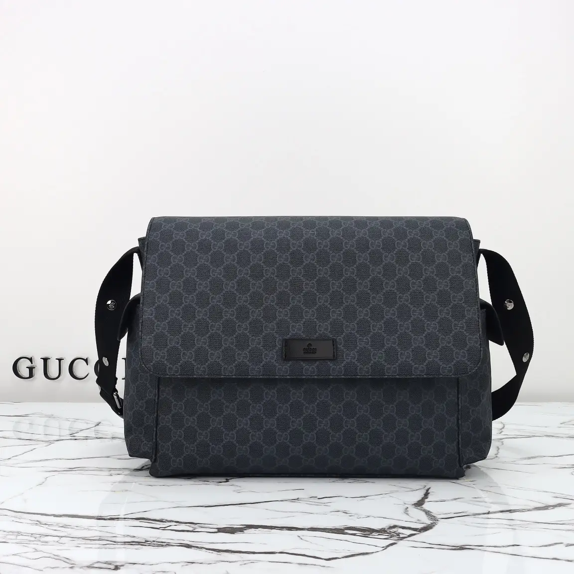 Gucci， Original leather, model number 211131g adhesive