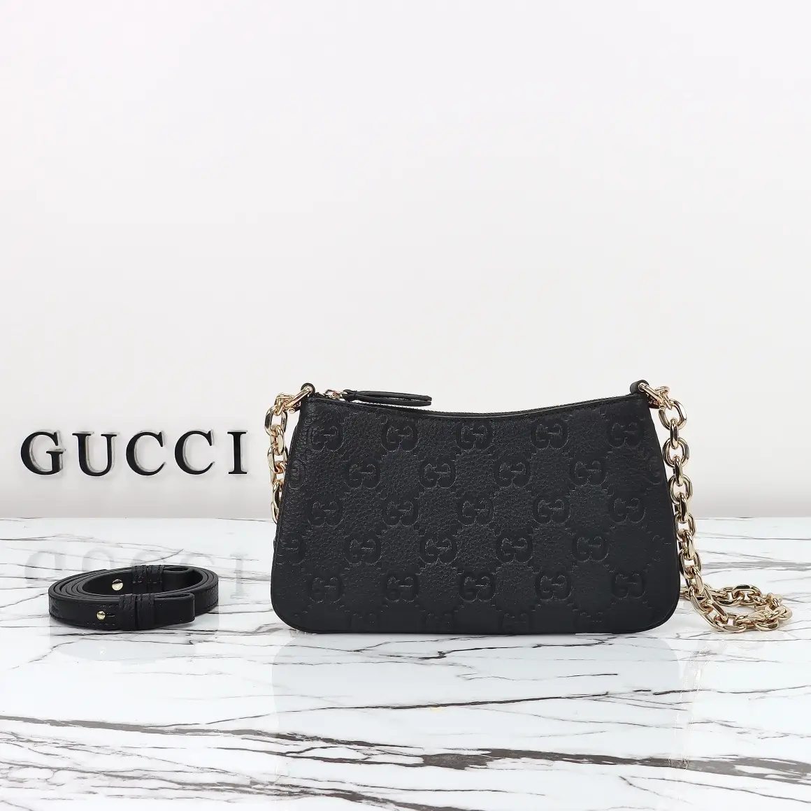 Gucci， Original leather, model number 815278 grams press