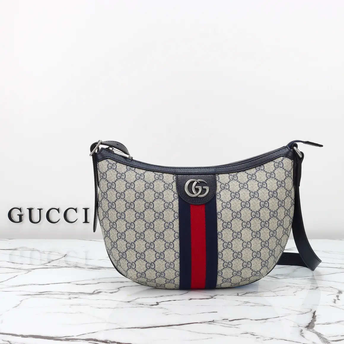 Gucci， Original leather, model number 598125, blue adhesive size: width 30x