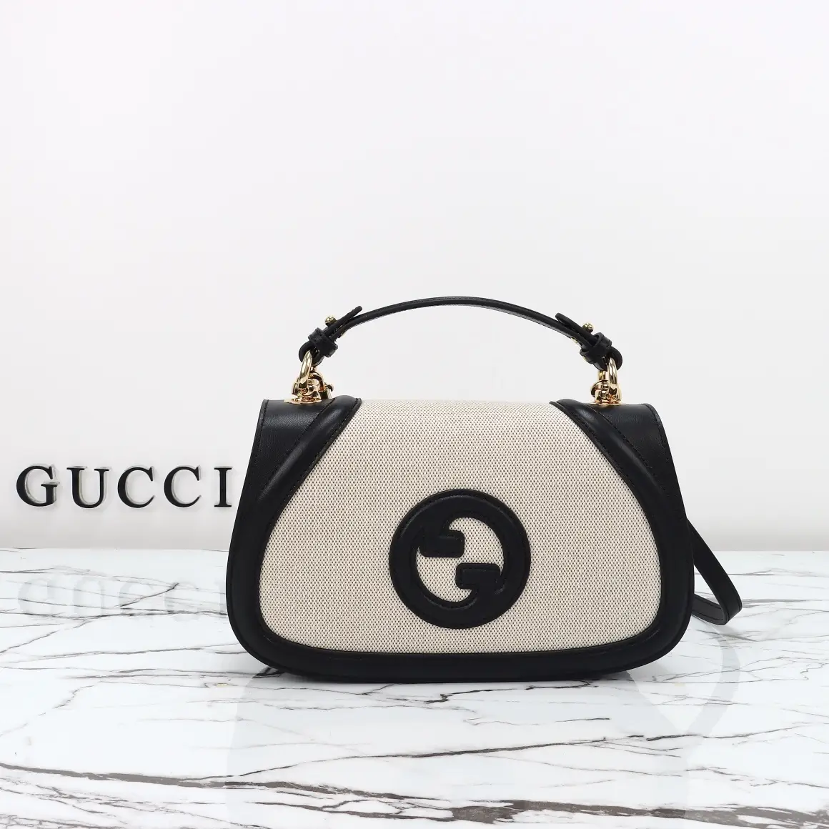 Gucci， Original leather, style 815714 white fabric