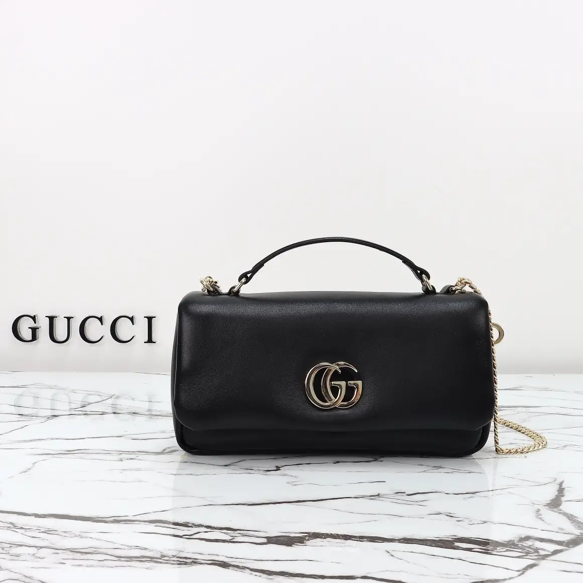 Gucci event, original leather, style 806016 grams of leather