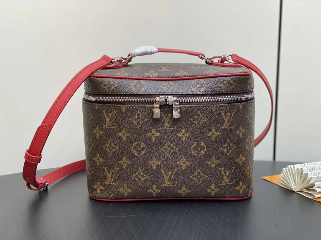 460 M12671 Vintage Red Medium Makeup Bag Nice Makeup Bag M42