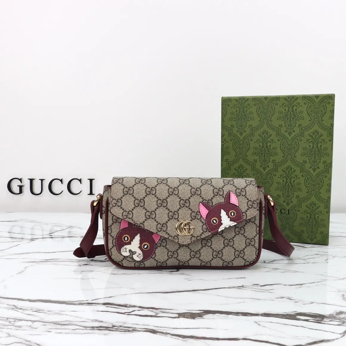 Gucci， Original leather, model number 818764 Brown Red