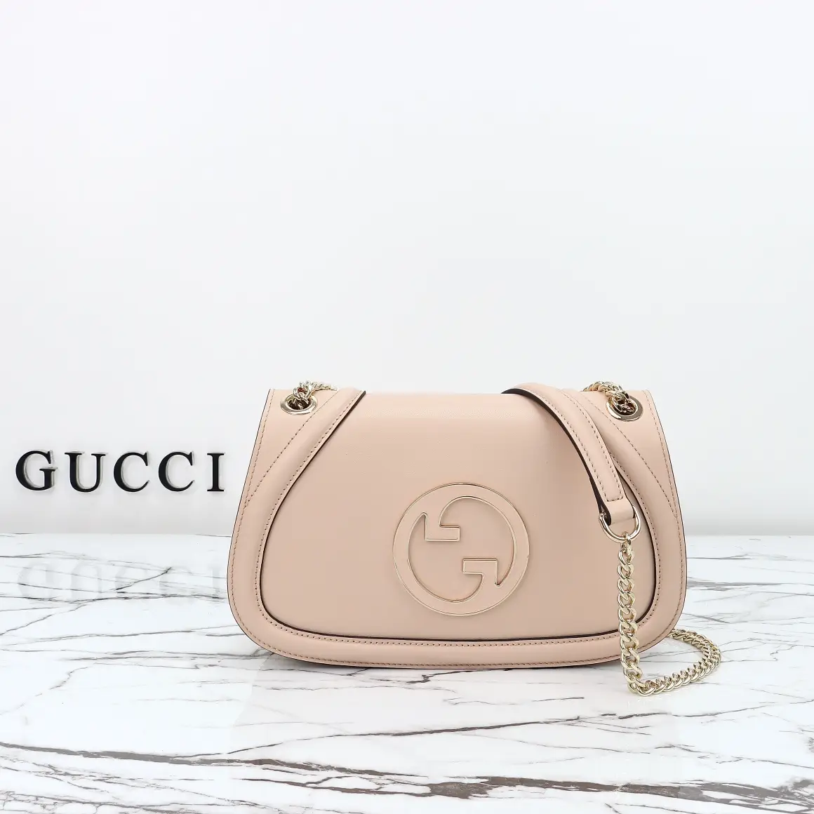 Gucci， Original leather, model number 815715, new shallow