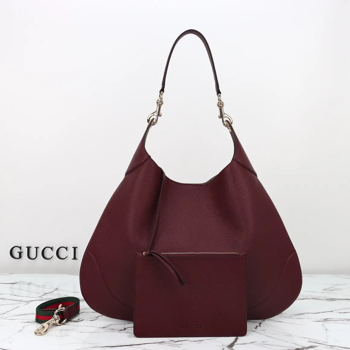 Gucci， Original leather, model number 820169 Ankela Red Size: Width 4
