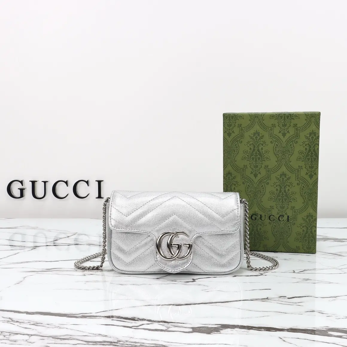 Gucci， Original leather, model number 476433 silver size