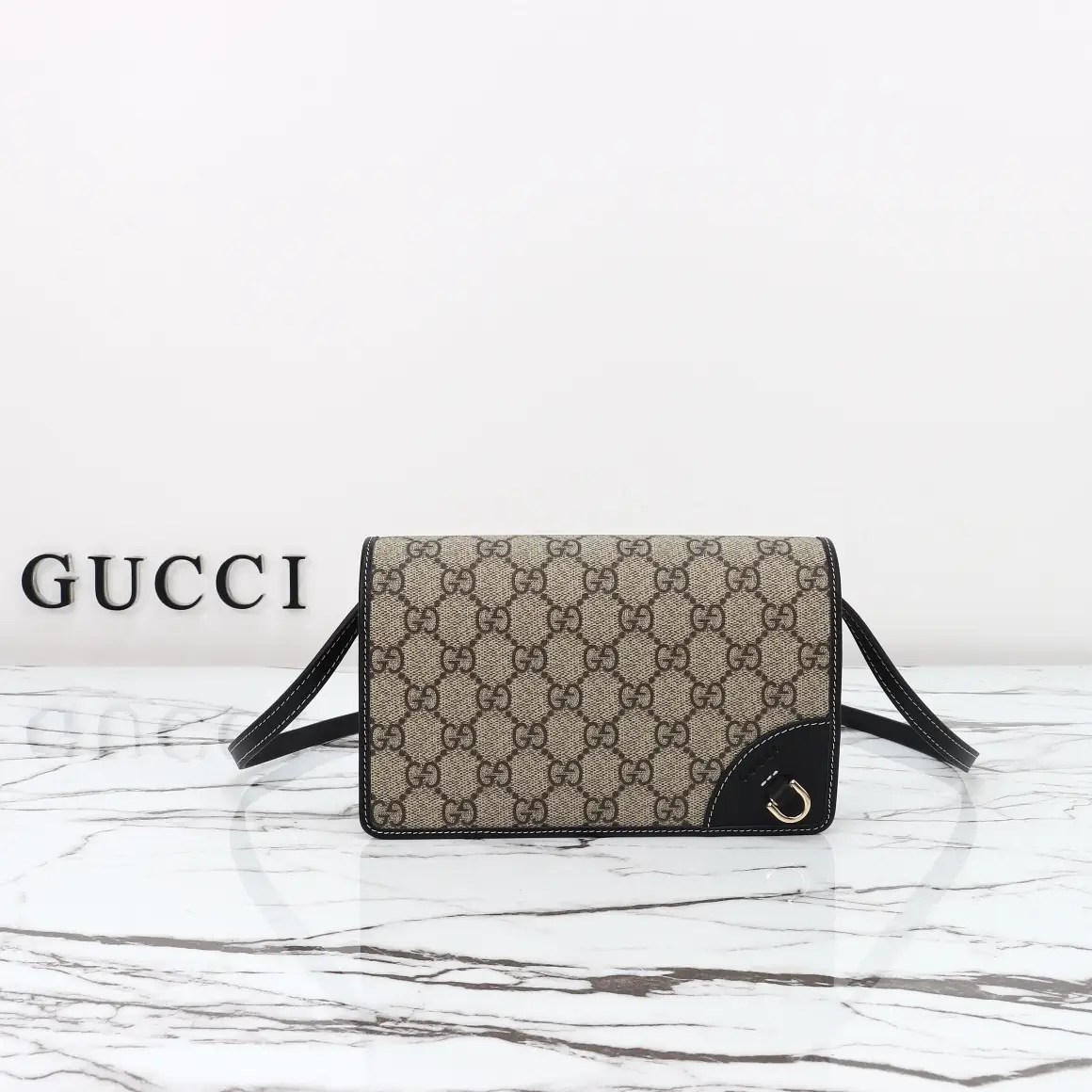 Gucci， Original leather, model number 820688 FK