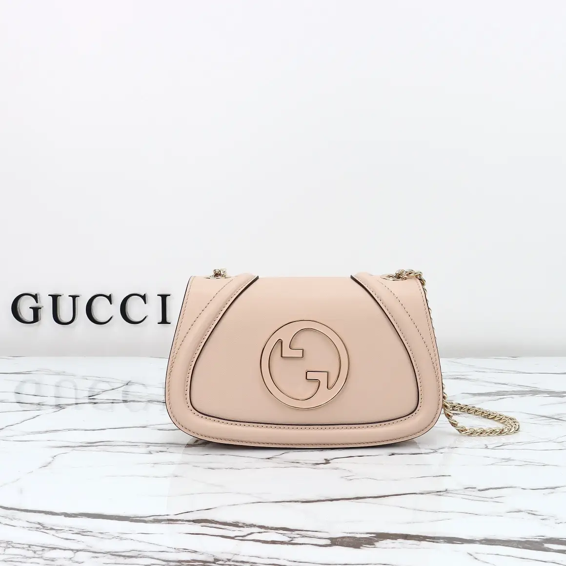 Gucci， Original leather, model number 815711, new shallow