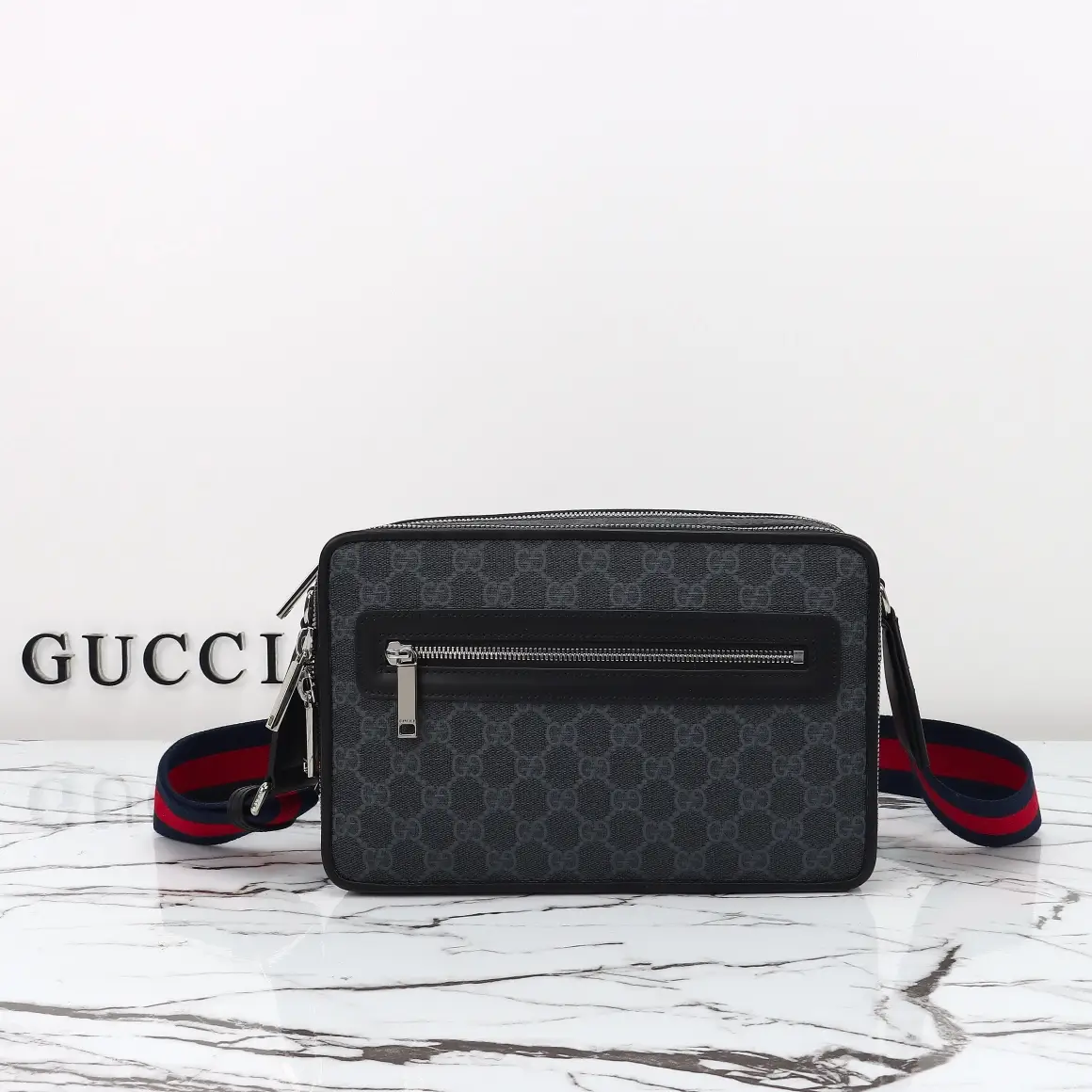 Gucci， Original leather, model number 822072 grams, adhesive size: width 26