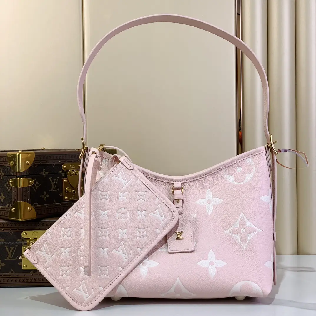 M14209 pink/silk screen printing
This CarryAll small handbag is made from materials