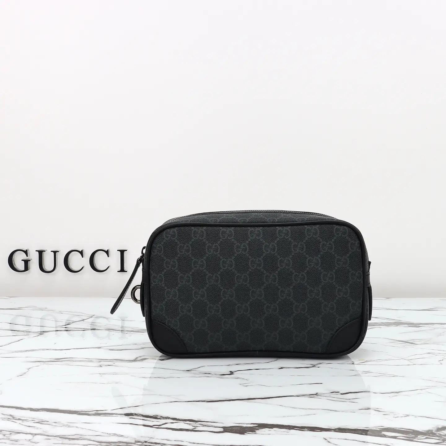 Gucci， Original leather, model number 821164 grams, adhesive size: width 23