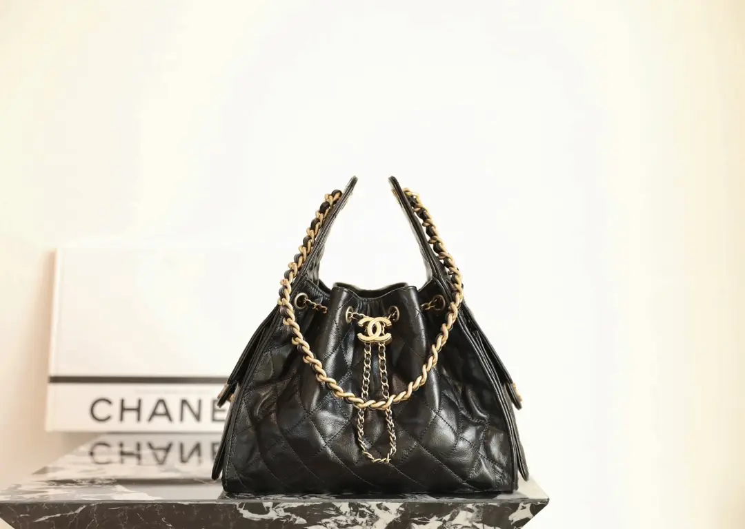 Hippie AS5293 oil wax leather
Size: * * (original leather)