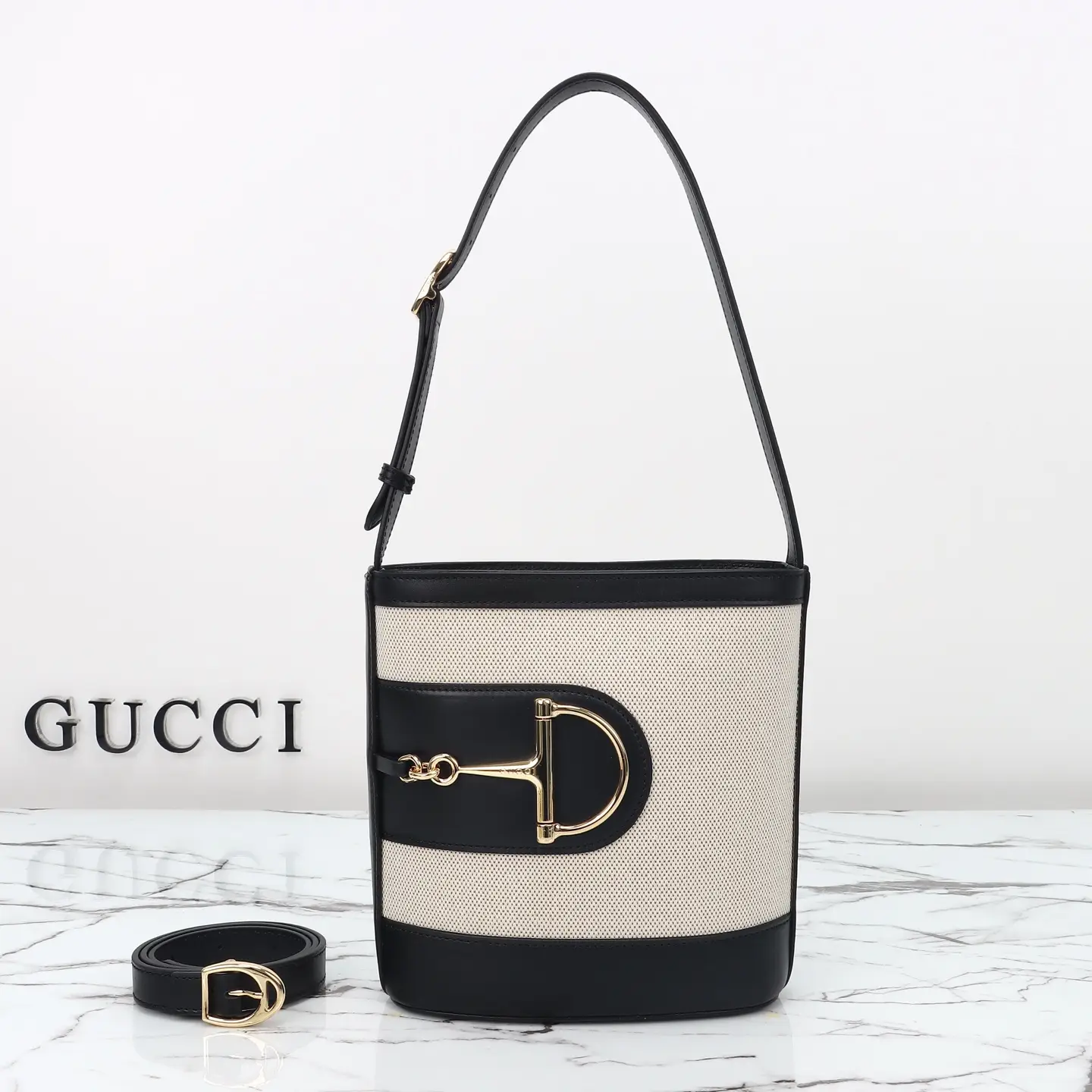 Gucci， Original leather, style 833665 white cloth leather size: width 1