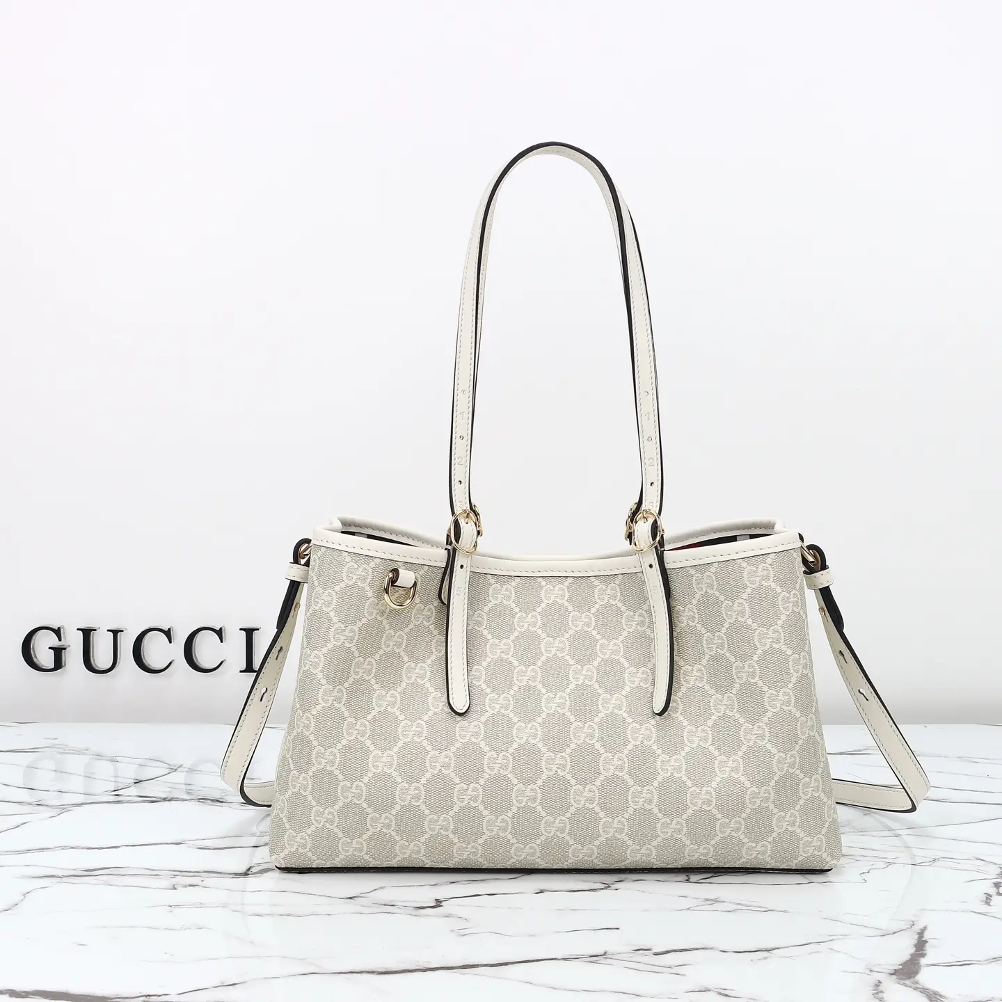 Gucci， Original leather, model number 815214 white glue