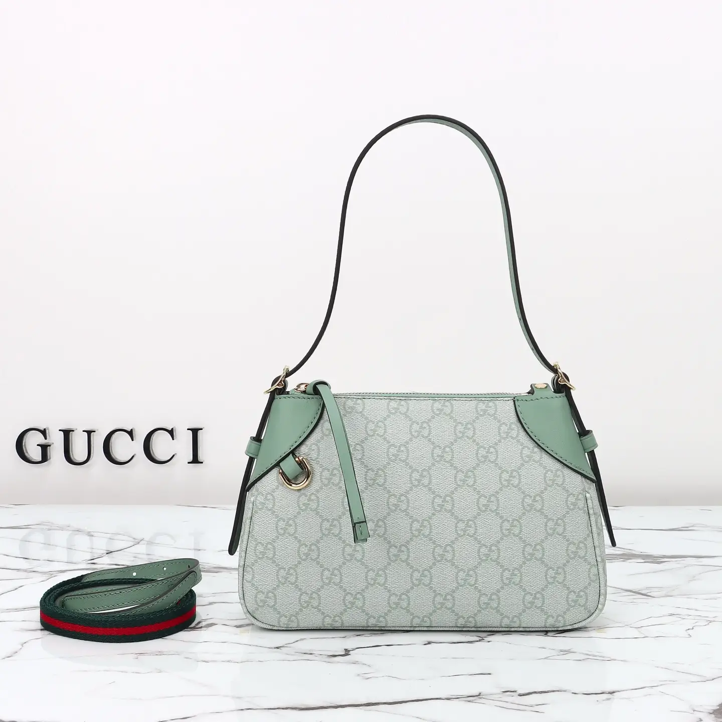Gucci， Original leather, model number 815218 green adhesive