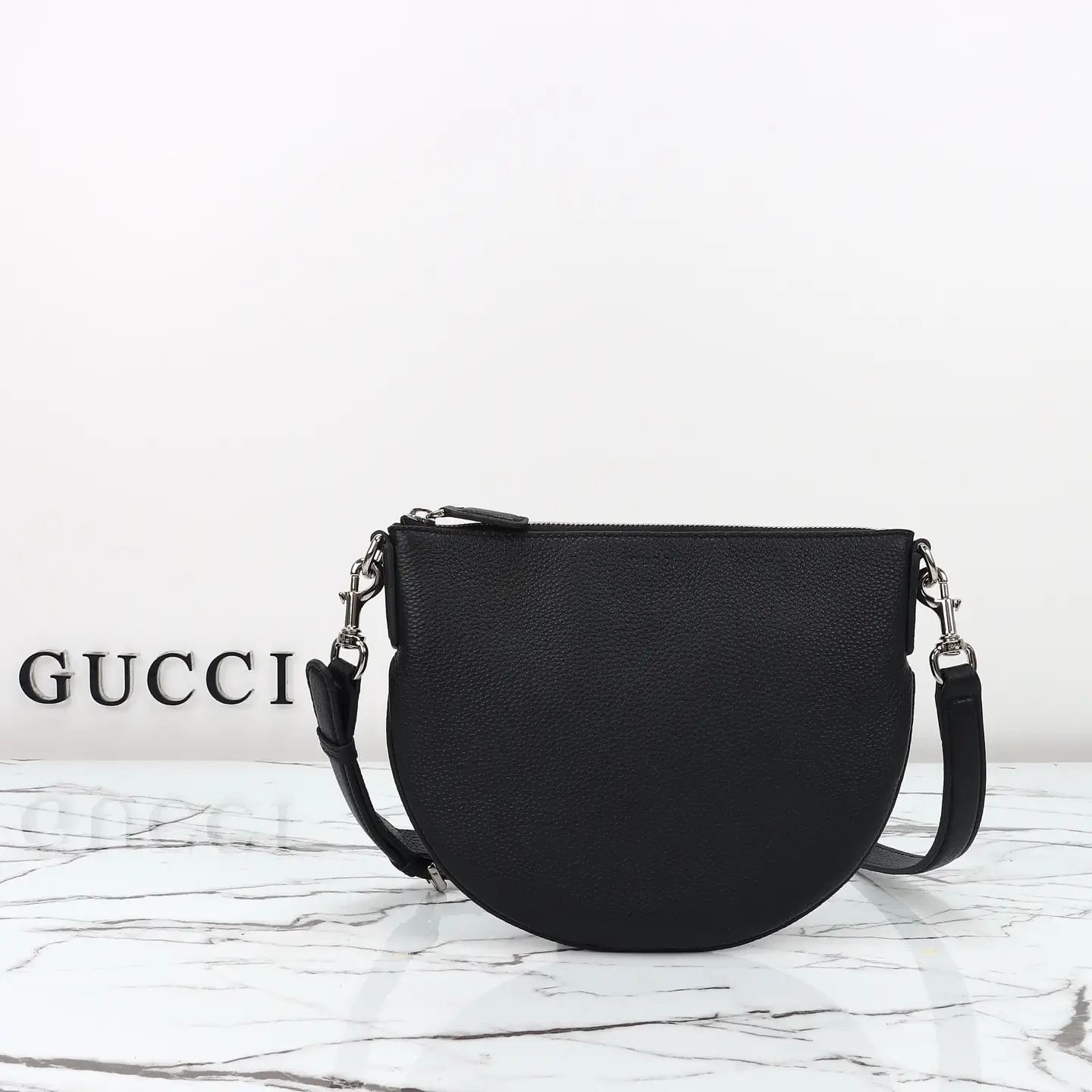 Gucci， Original leather, model number 824529 grams leather size: width 23x