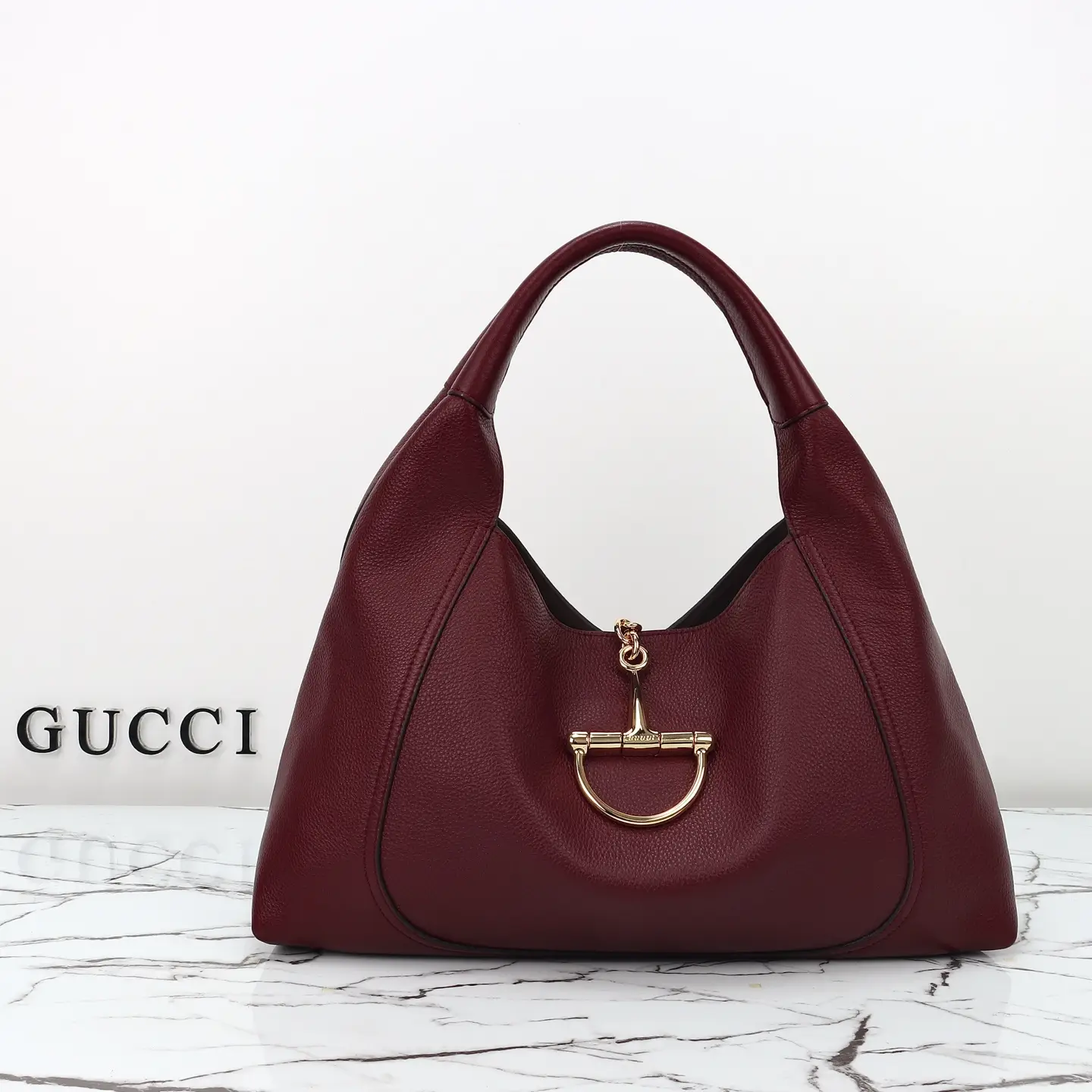 Gucci， Original leather, model number 837466 Red