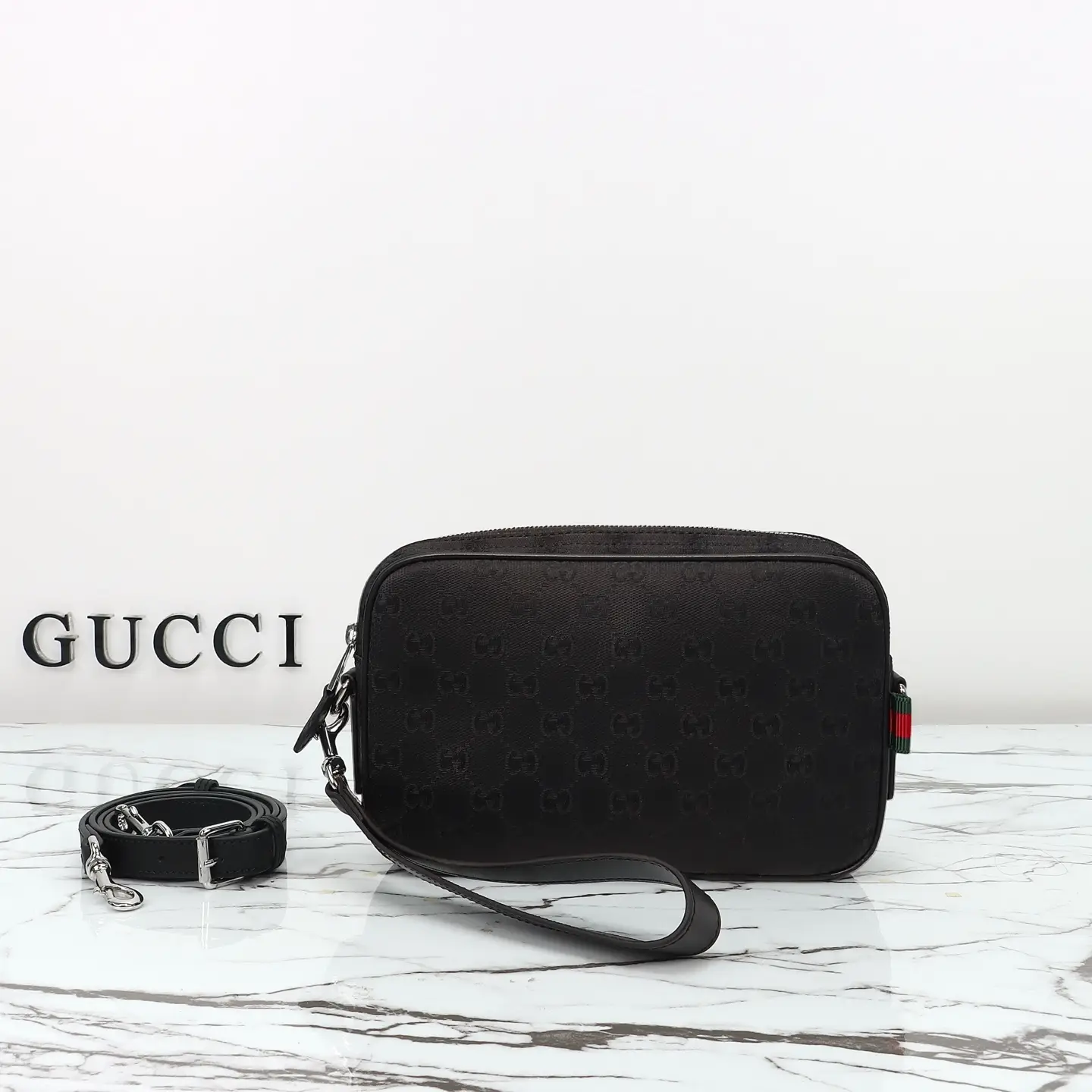 Gucci， Original leather, model number 834802, fabric size