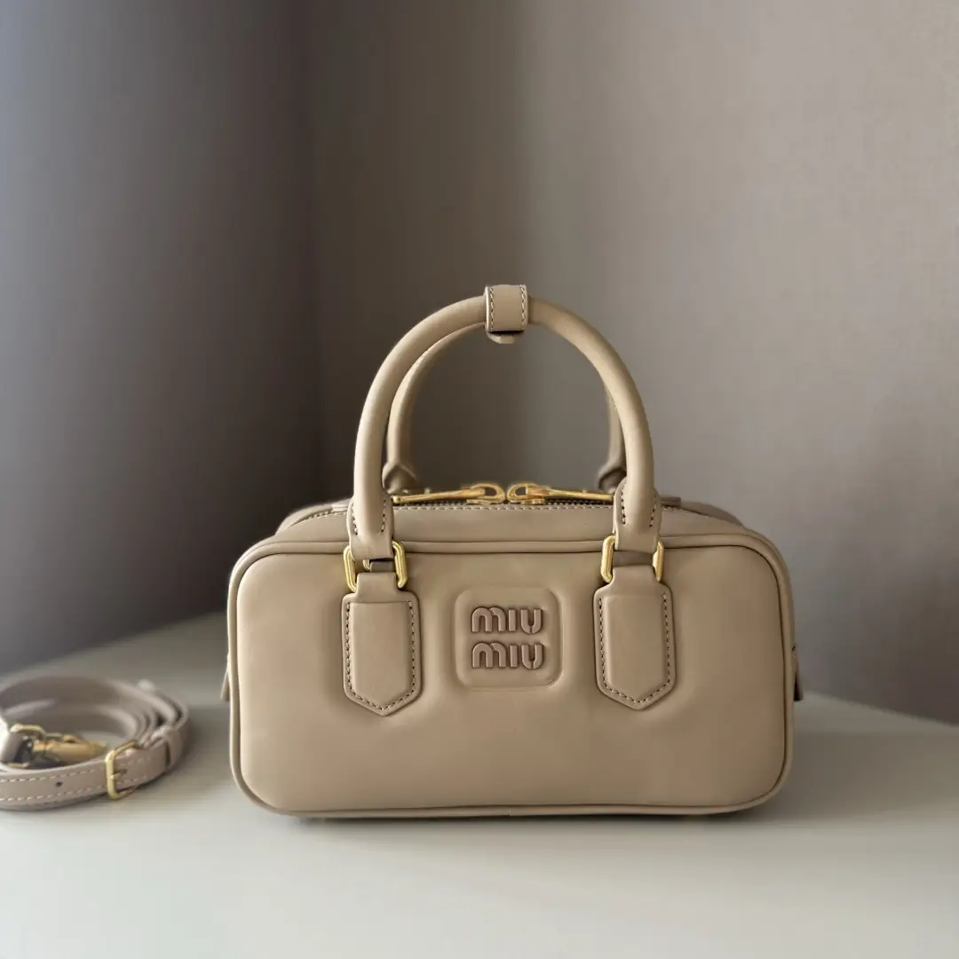 New version, Dousha 5BB142, Miu's new bowling bag, mainly promoted on the official website, this year