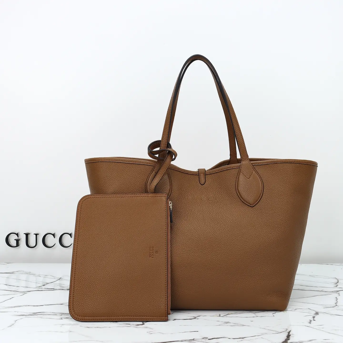 Gucci， Original leather, model number 839112 Brown leather Size: Width 30-