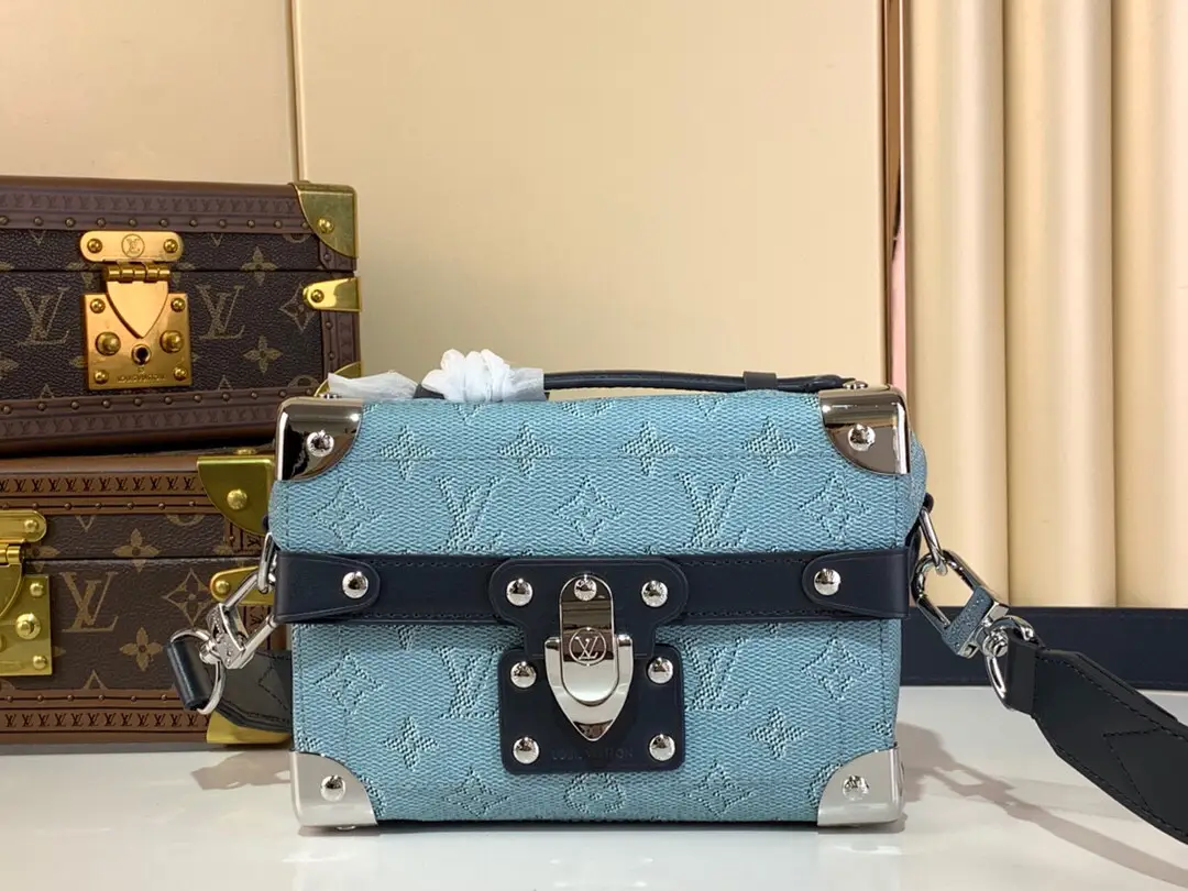 ✨ 【 SOUL TRUNK Handbag 】 m15035 Light Blue Embossed