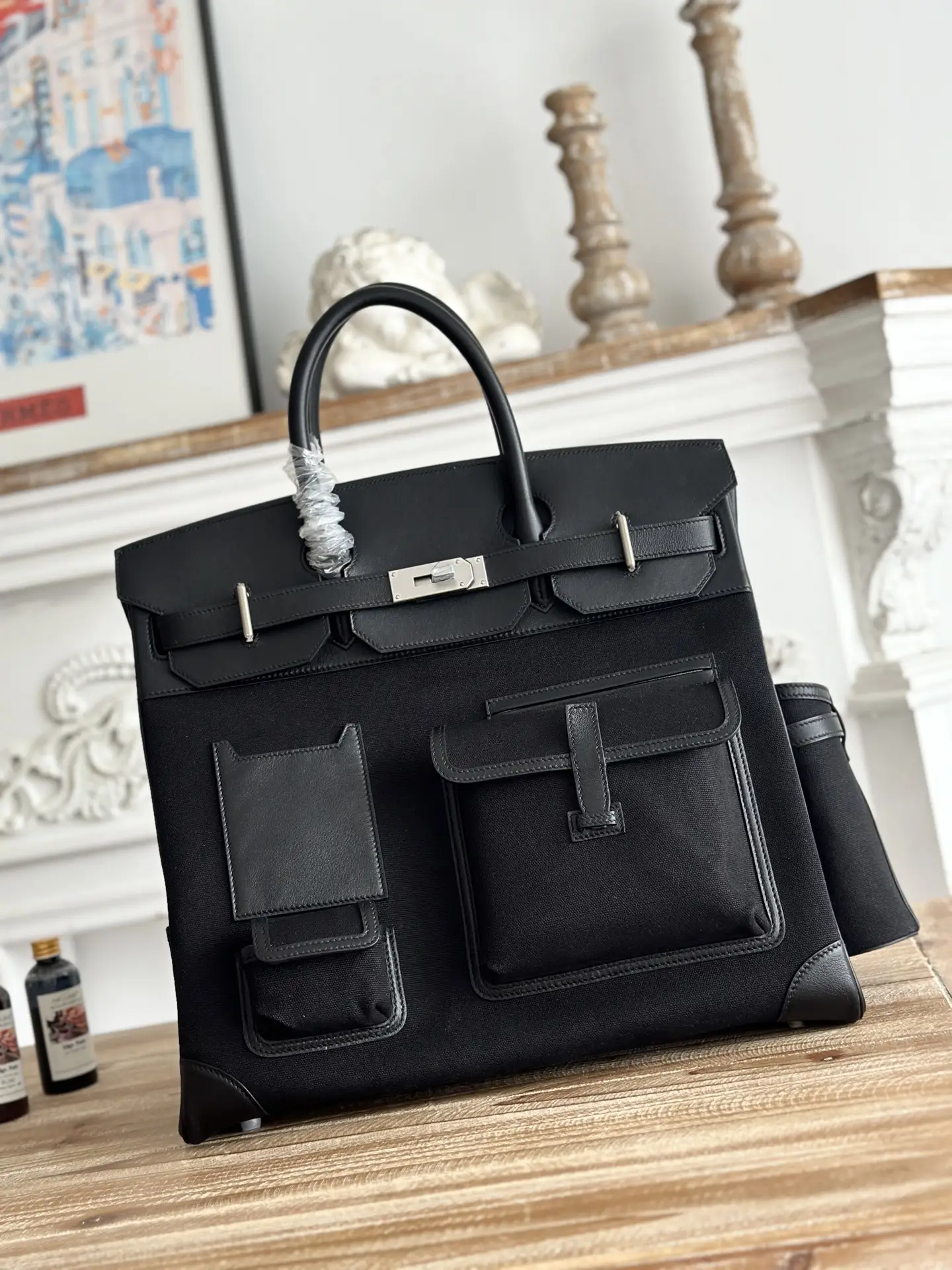 Hac 40 cargo travel bag. Wax thread fully hand sewn
Delicate and smooth swift