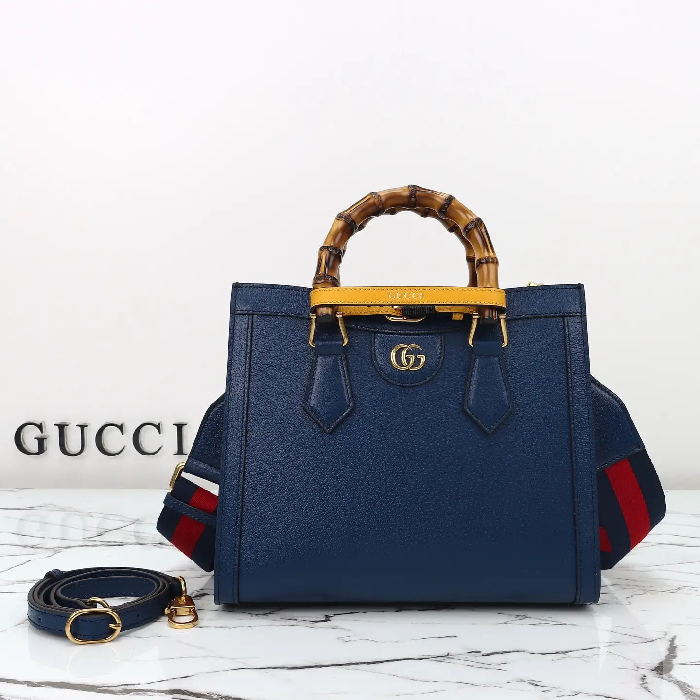 Gucci， Original leather, model number 702721, blue leather size